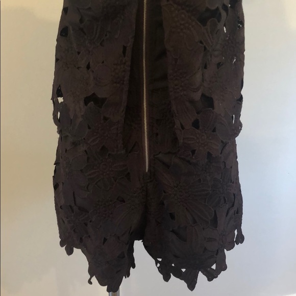 Saylor Brown textured crochet floral romper NWOT - Picture 6 of 7